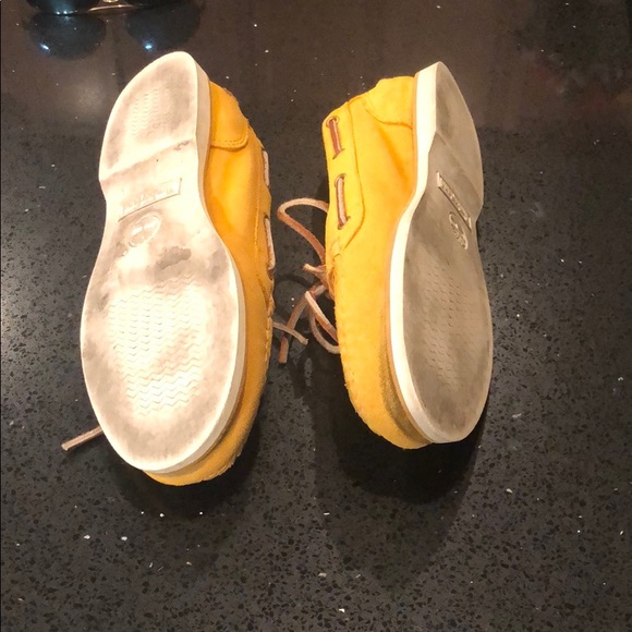 Shoes - Picture 3 of 6